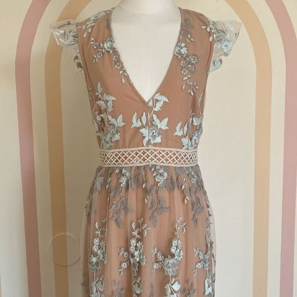 WAYF Oakfield Sky Blue, Gray, & Tan Embroidered Lace Maxi Dress Size Medium - Picture 3 of 16